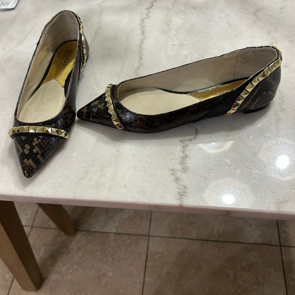 Michael kors women’s flat shoes - Picture 1 of 7